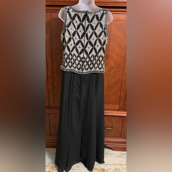 Vintage Formal Dress by Mark & John by Gopal - Picture 4 of 11